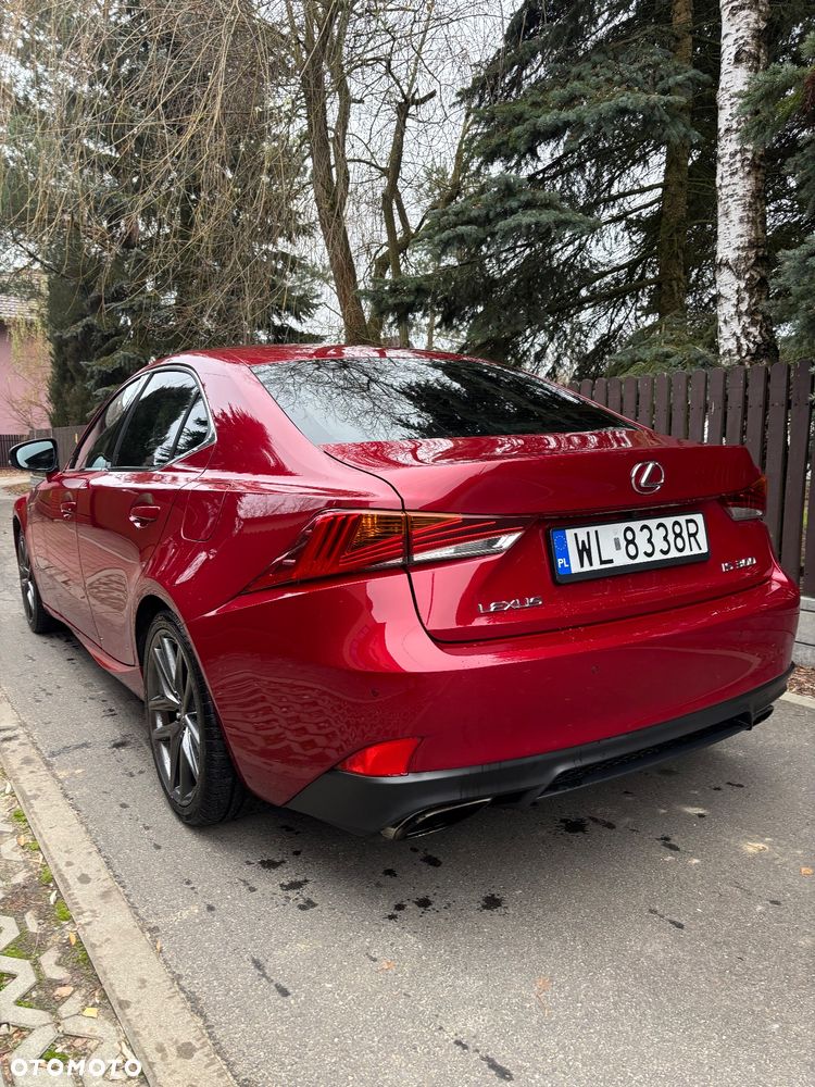 Lexus IS 200t / 300 F Sport - 3