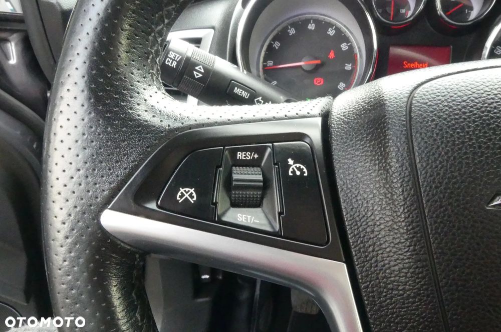 Opel Astra 1.4 T Cosmo - 17