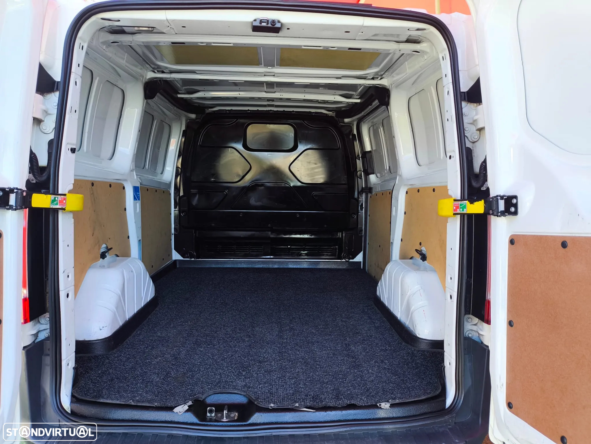 Ford Transit Custom | 2.2 TDCI | 125 Cv - 8