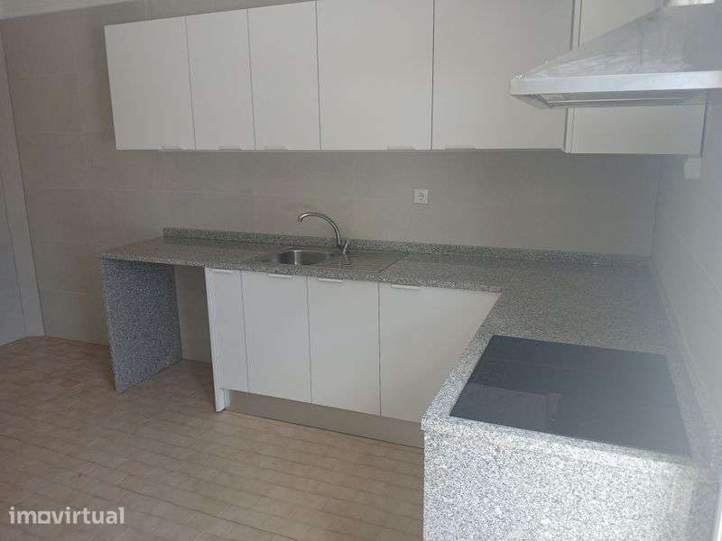 Moradia T2 - Maia - Grande imagem: 2/11