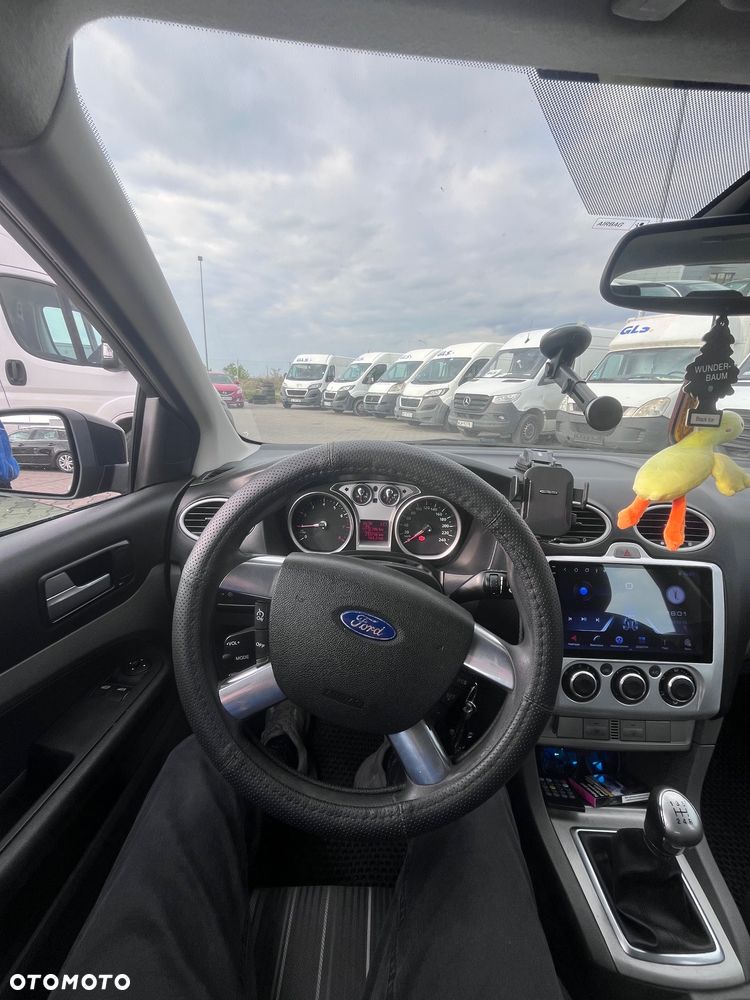 Ford Focus Trend - 17