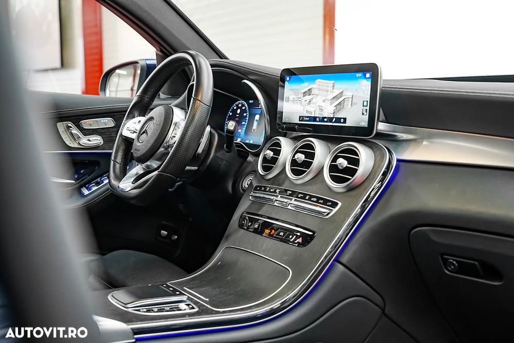 Mercedes-Benz GLC Coupe 300 e 4Matic 9G-TRONIC AMG Line Plus - 16