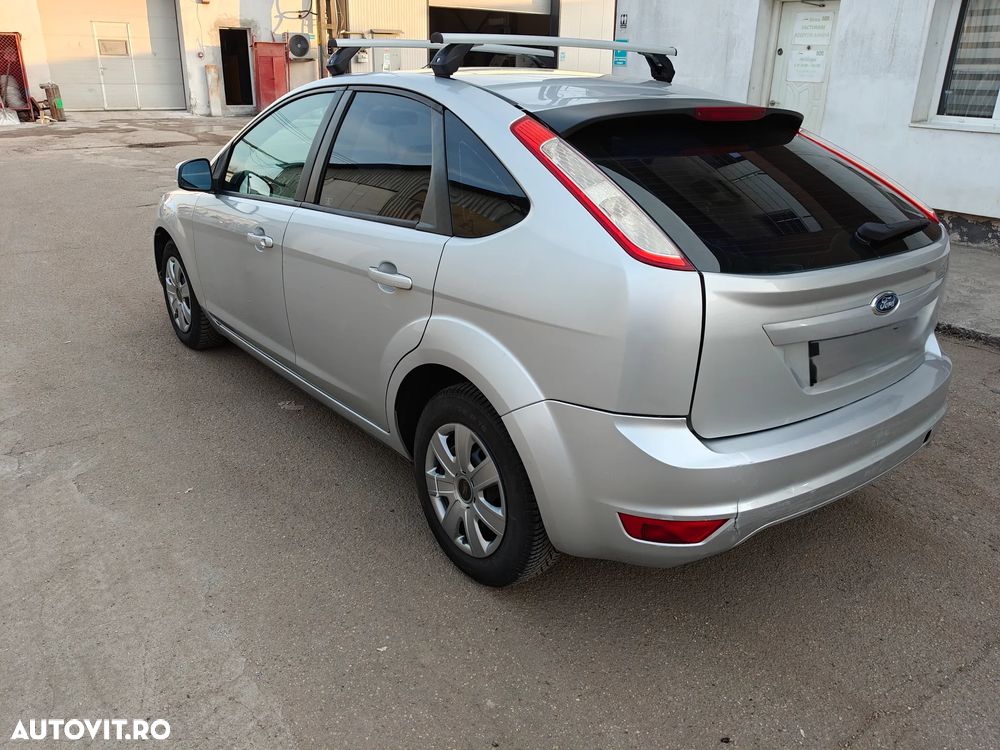 Ford Focus 1.6i Trend - 4