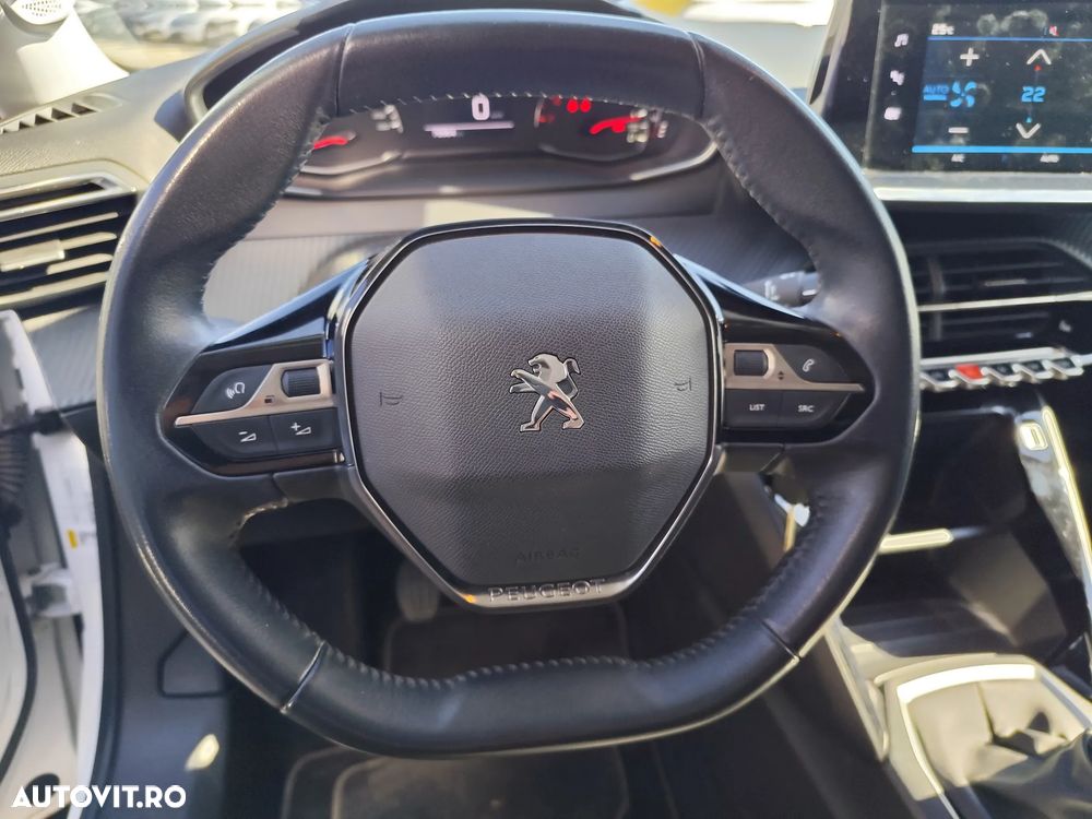 Peugeot 2008 1.2 L PureTech STT Active - 12