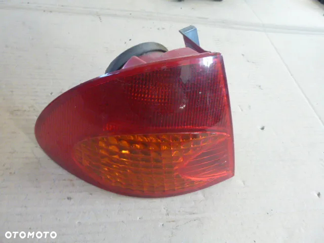 LAMPA LEWY TYŁ LEWA TYLNA TOYOTA AVENSIS I T22 LIFT KOMBI - 3