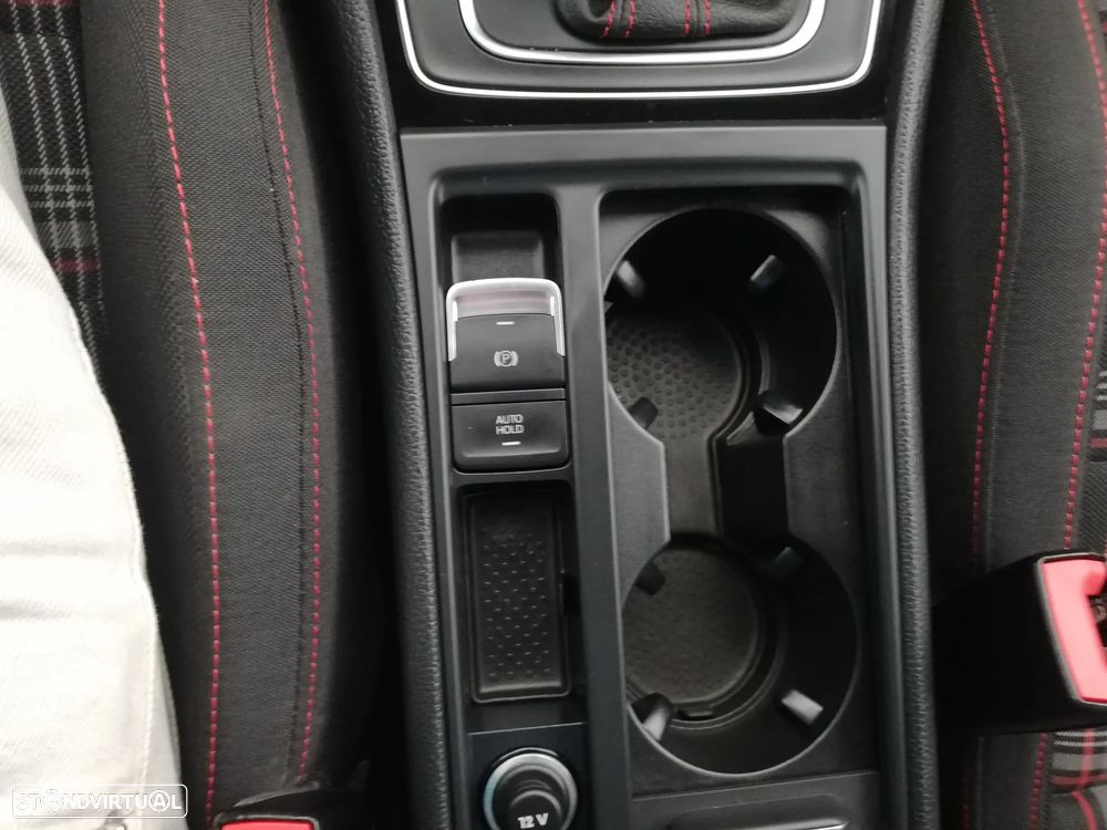 VW Golf GTI Performance BlueMotion DSG - 16