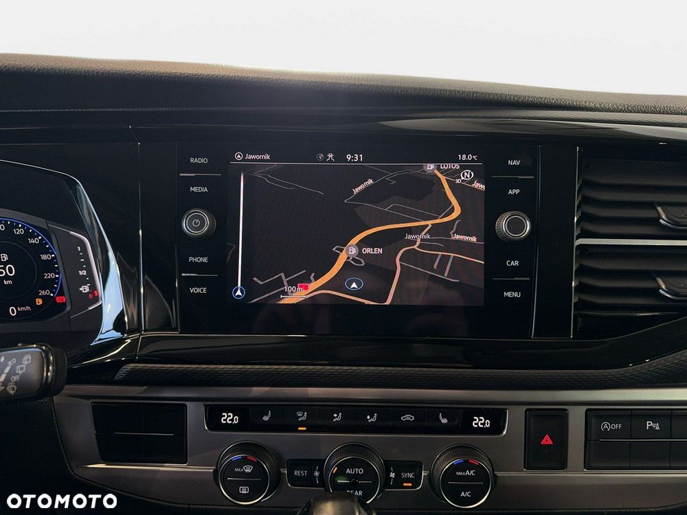 Volkswagen Multivan - 25