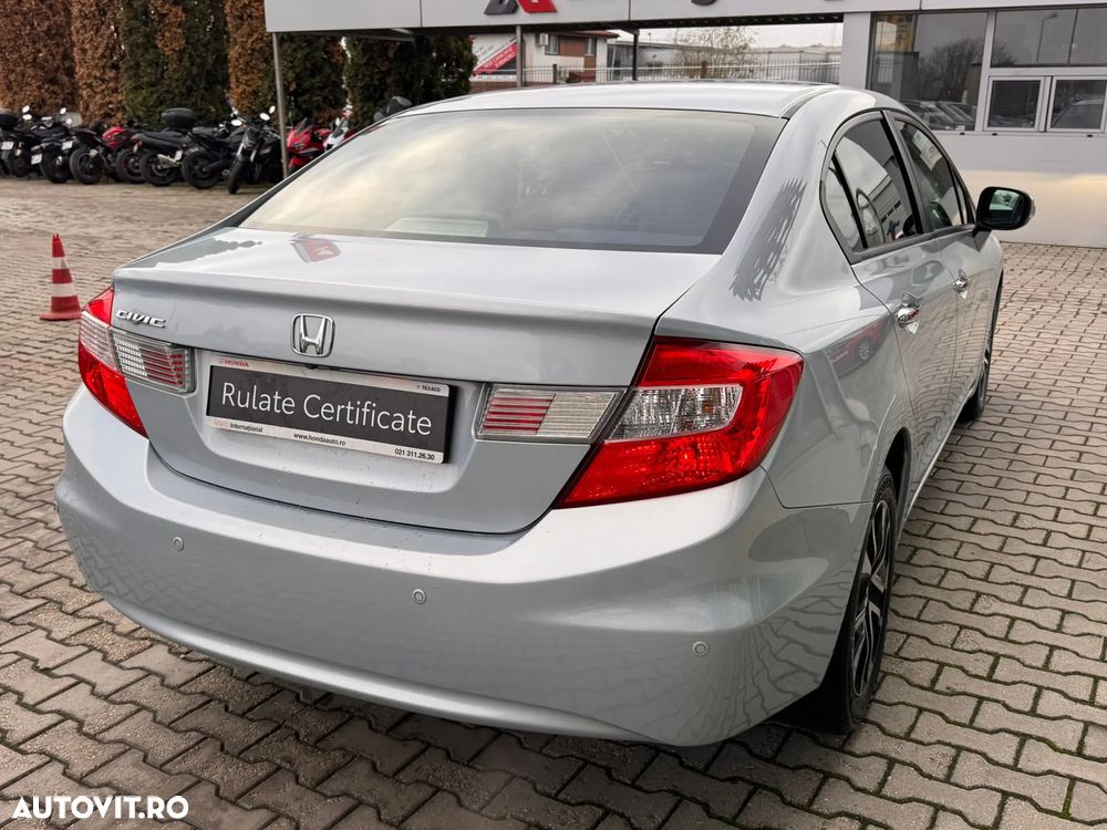 Honda Civic 1.8 ES - 8