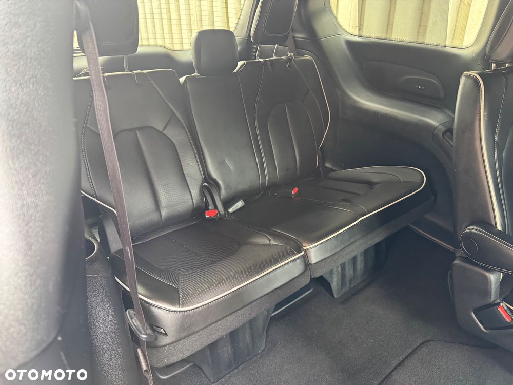 Chrysler Pacifica - 29