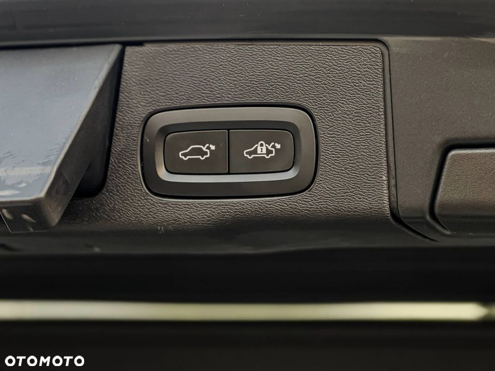 Volvo XC 60 T6 Plug-In Hybrid AWD Inscription - 14