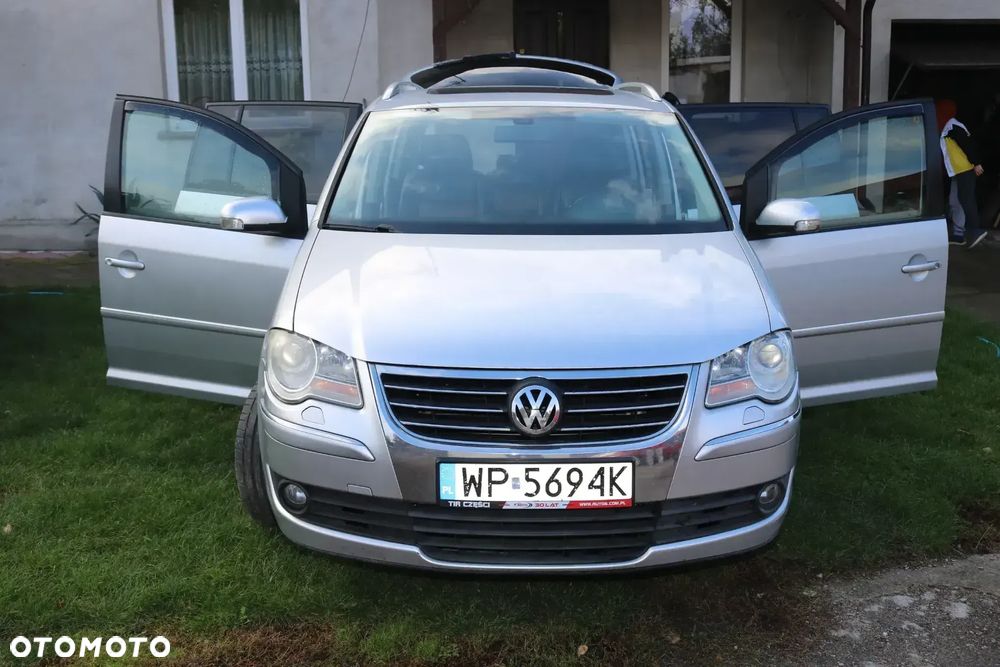 Volkswagen Touran 2.0 TDI DPF Highline DSG - 1