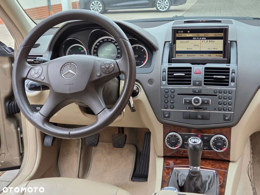 Mercedes-Benz Klasa C 250 CDI DPF BlueEFFICIENCY - 23