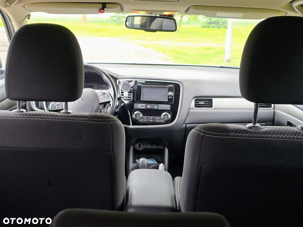 Mitsubishi Outlander 2.2 DID Intense + 4WD - 8
