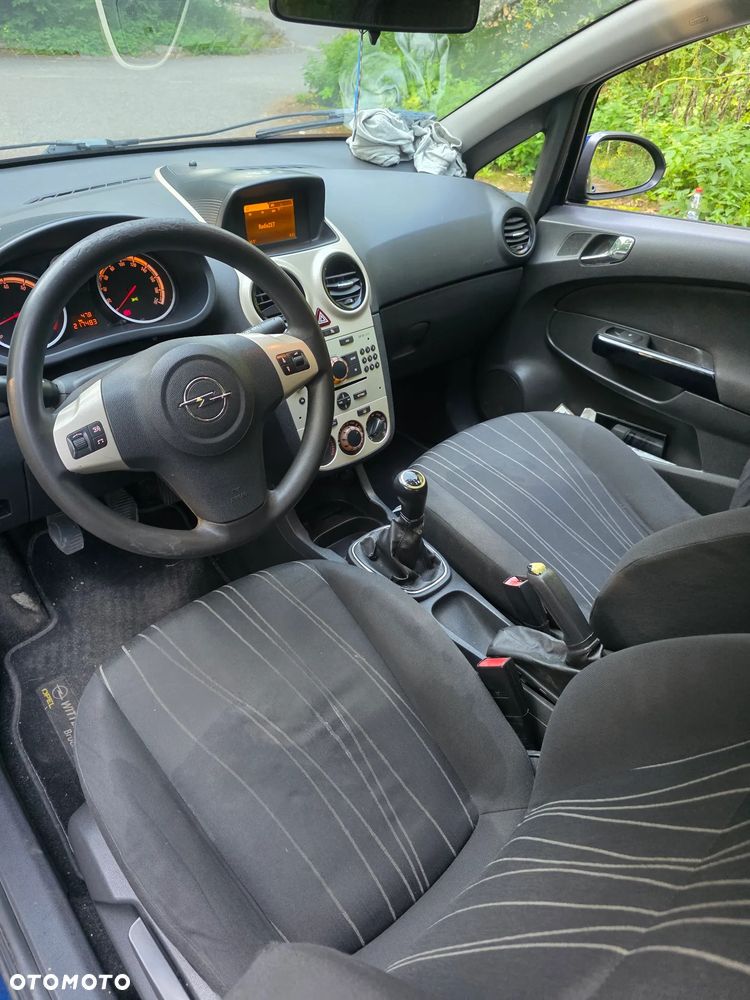 Opel Corsa 1.2 16V Cosmo - 9