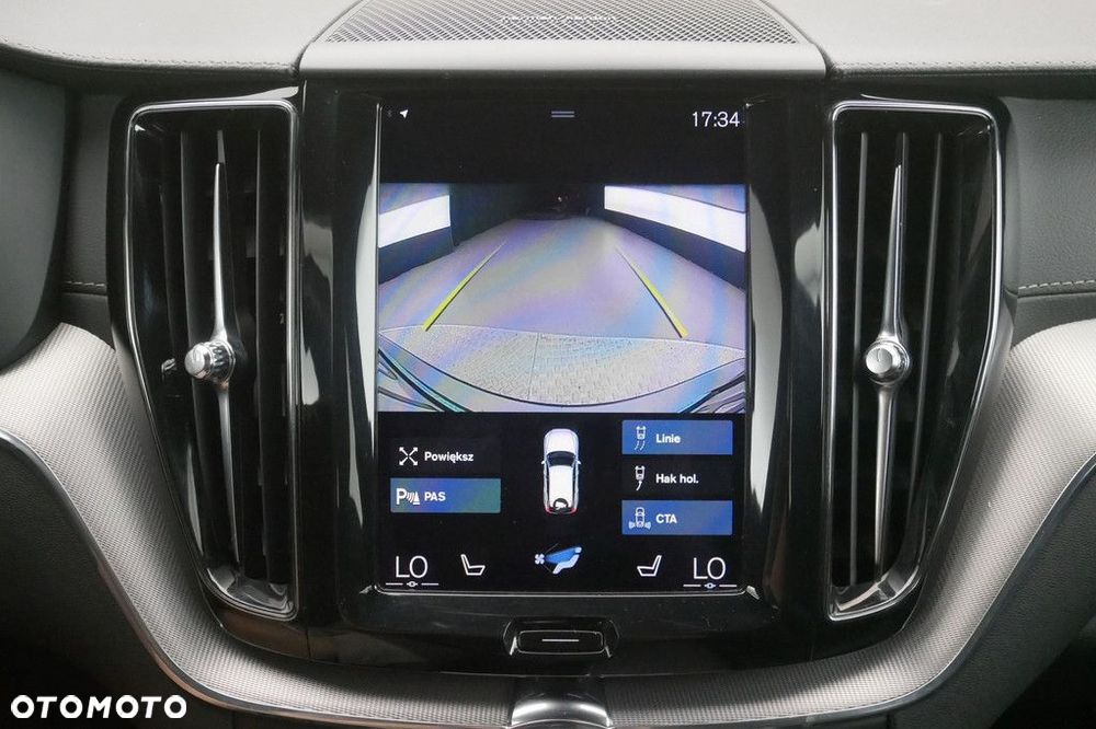 Volvo XC 60 B4 D AWD R-Design - 22