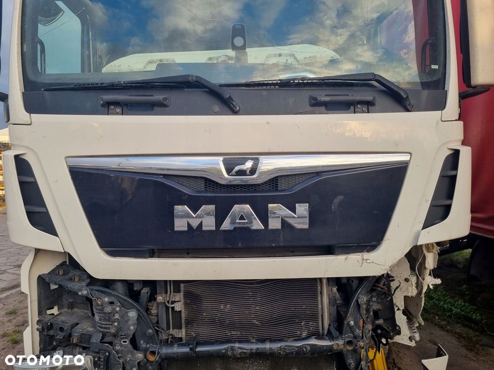 MASKA ATRAPA GRILL MAN TGX EURO 6 LIFT - 1