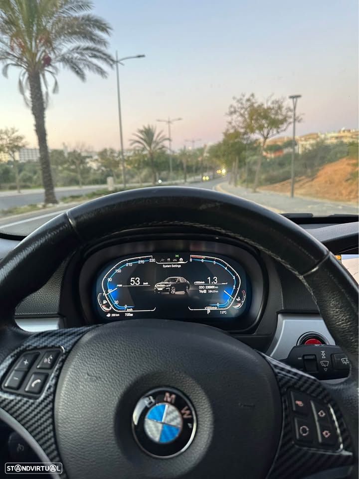 BMW 320 d xDrive Navigation - 2