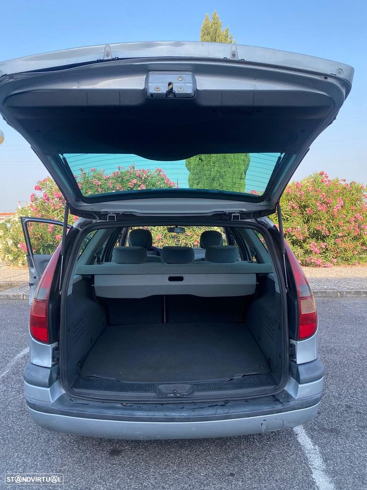 Renault Laguna Break 1.9 dTi RT - 12