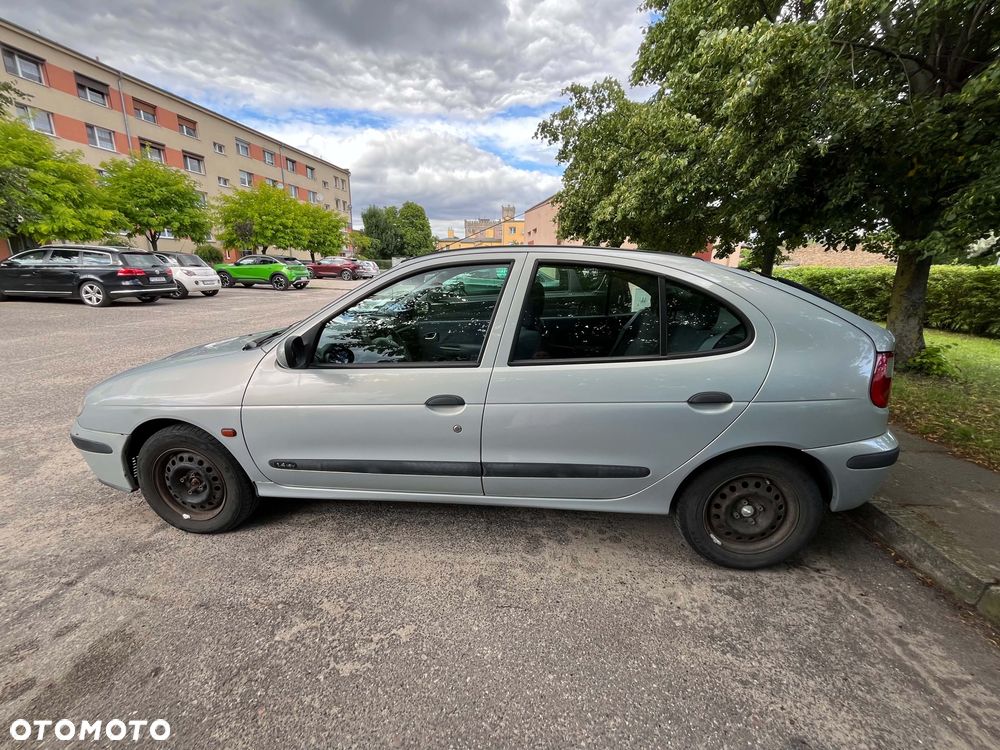 Renault Megane 1.4 16V Authentique - 4