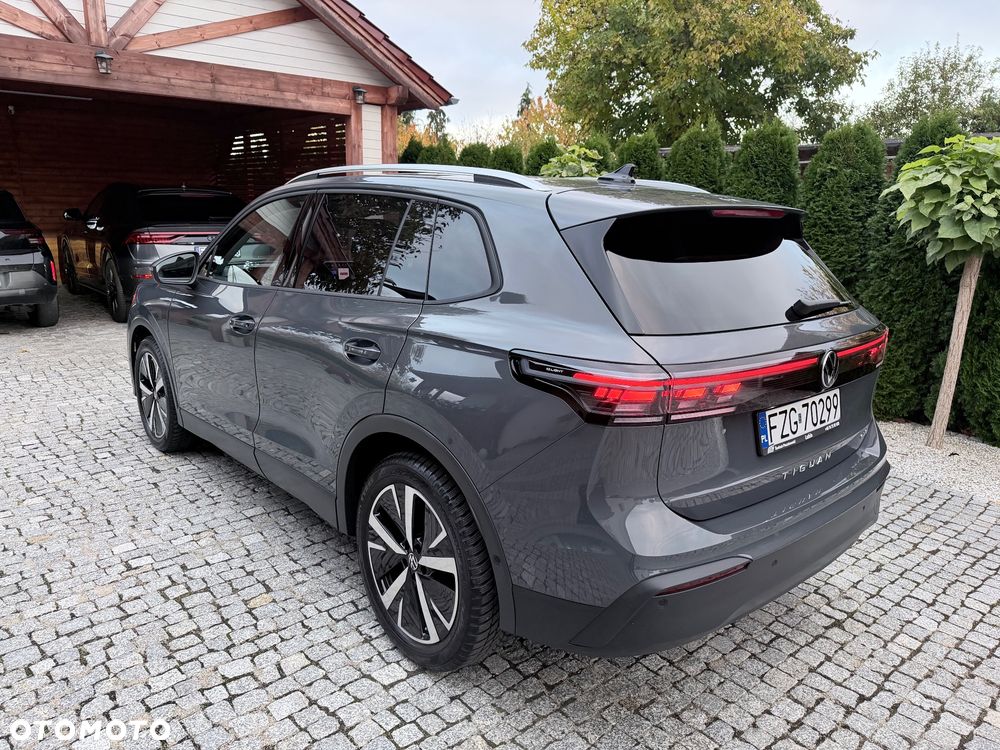 Volkswagen Tiguan - 4