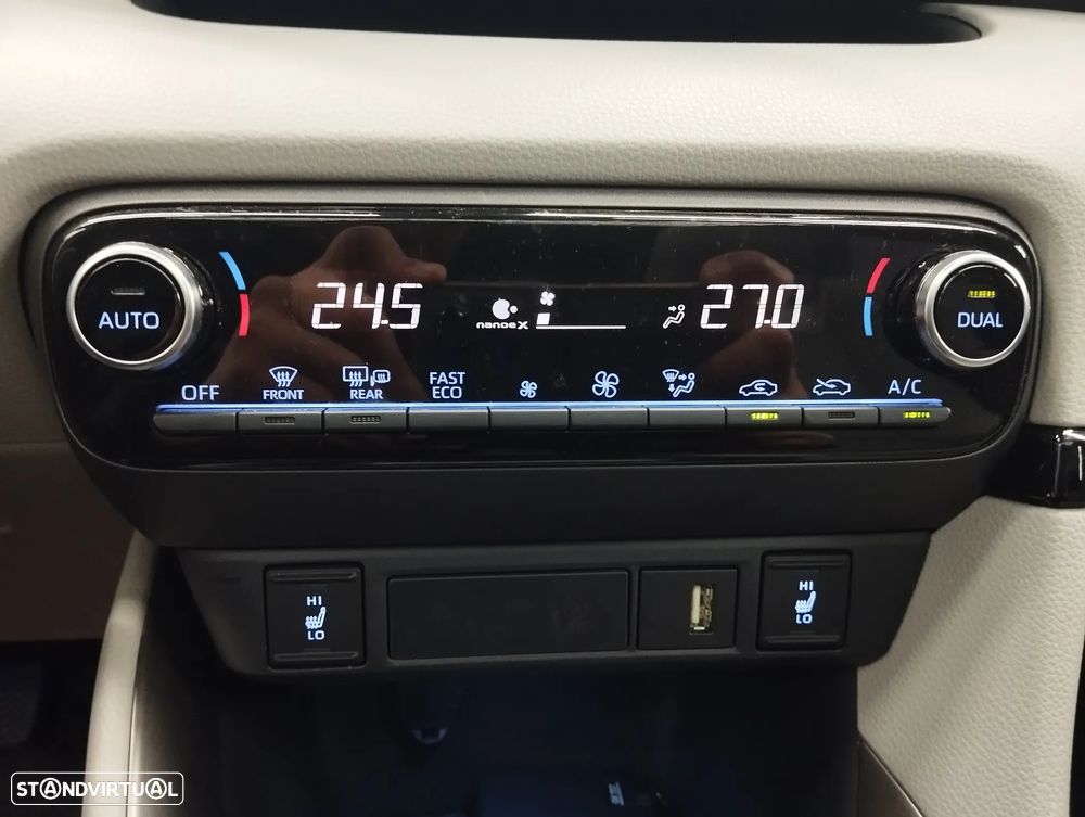 Toyota Yaris 1.5 HDF Luxury - 33