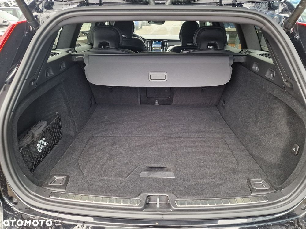 Volvo V60 Cross Country - 16