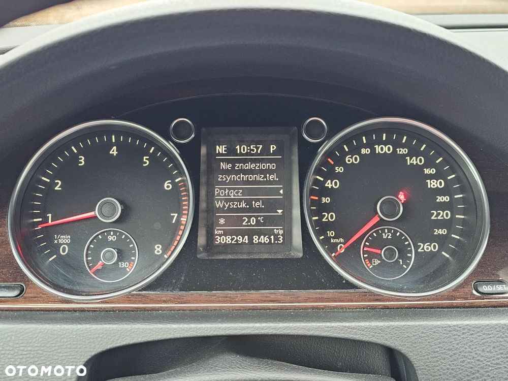 Volkswagen Passat - 13