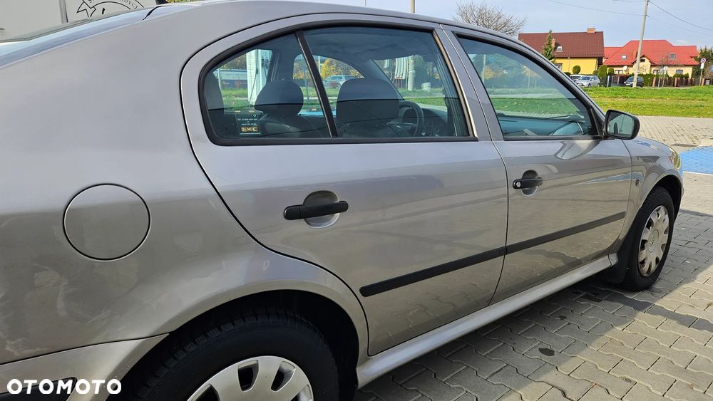 Skoda Octavia 1.4 Tour - 9