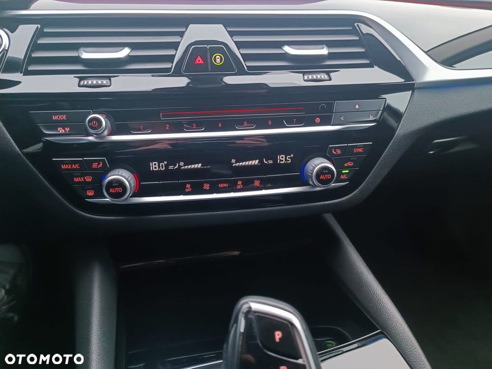 BMW Seria 5 520d Sport Line sport - 10