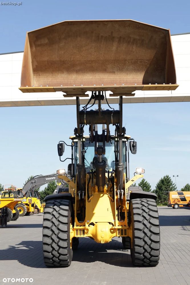 Volvo L120H - 17