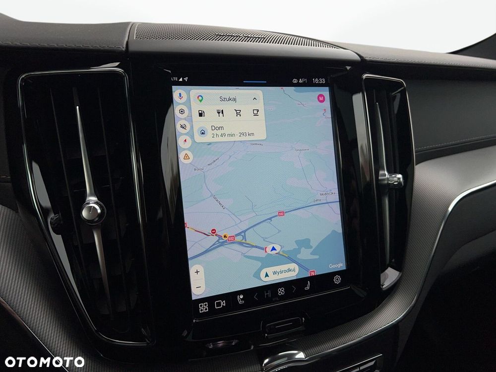 Volvo XC 60 B5 D AWD Ultimate Dark - 28