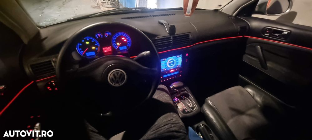 Volkswagen Passat - 13