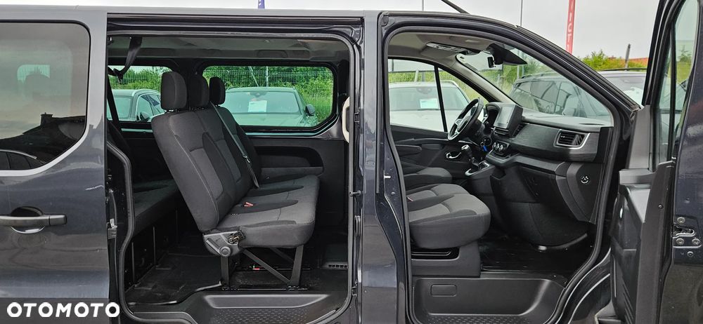 Renault Trafic 2.0 dCi - 11