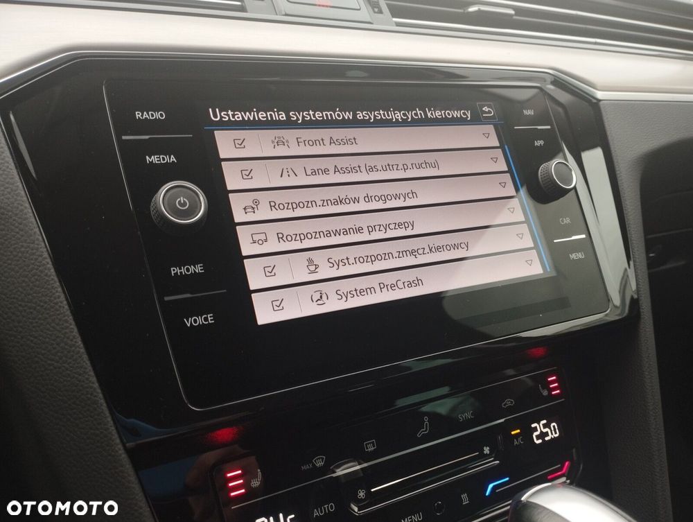 Volkswagen Passat - 20