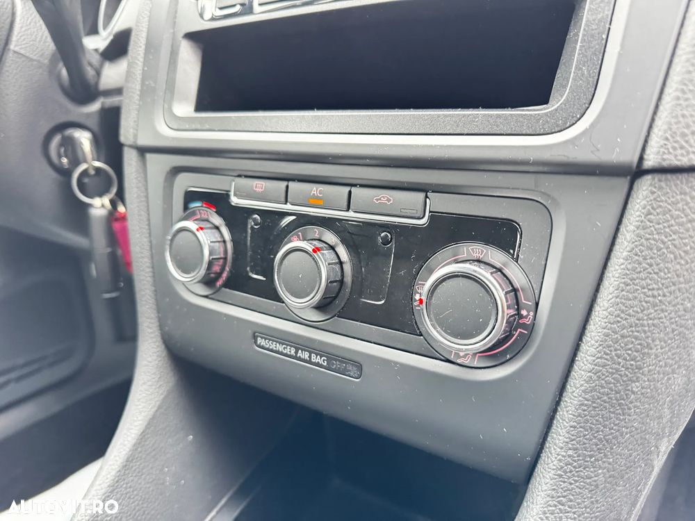 Volkswagen Golf 2.0 TDI DPF Trendline - 17