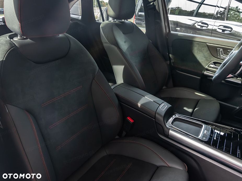 Mercedes-Benz GLA 200 AMG Line - 9
