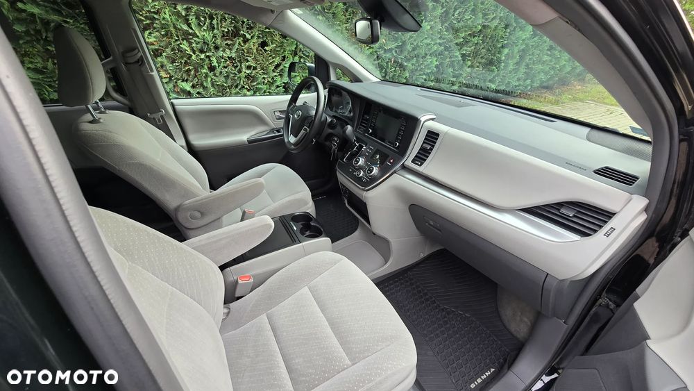 Toyota Sienna 3.5 V6 LE AWD - 12
