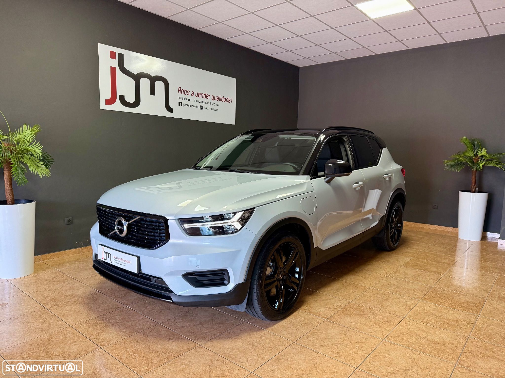 Volvo XC 40 1.5 T5 PHEV R-Design - 1