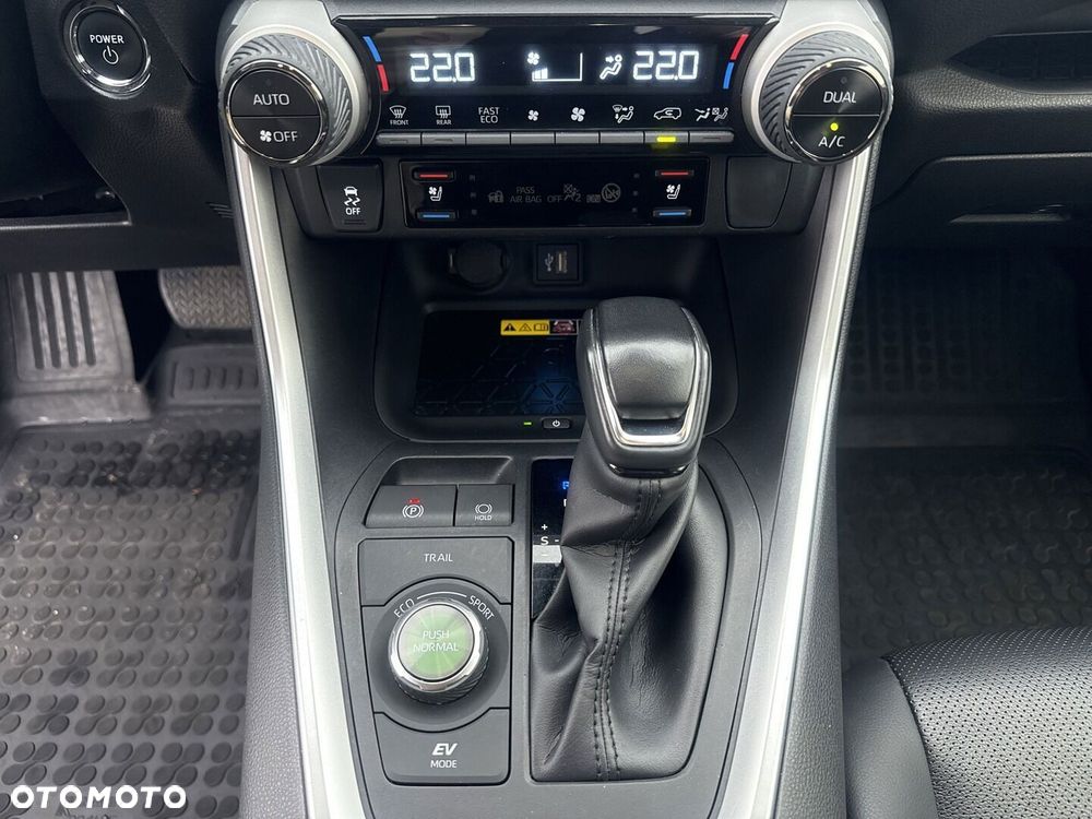 Toyota RAV4 - 24