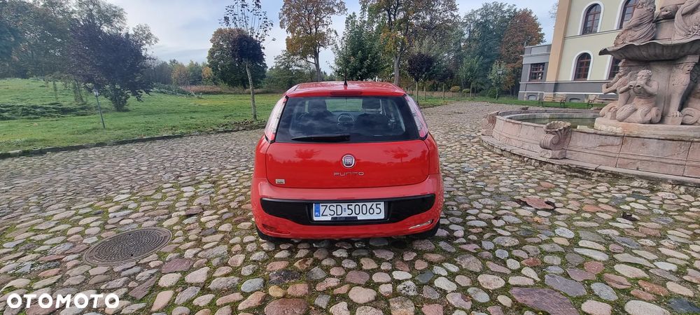 Fiat Punto 2011 photo 4