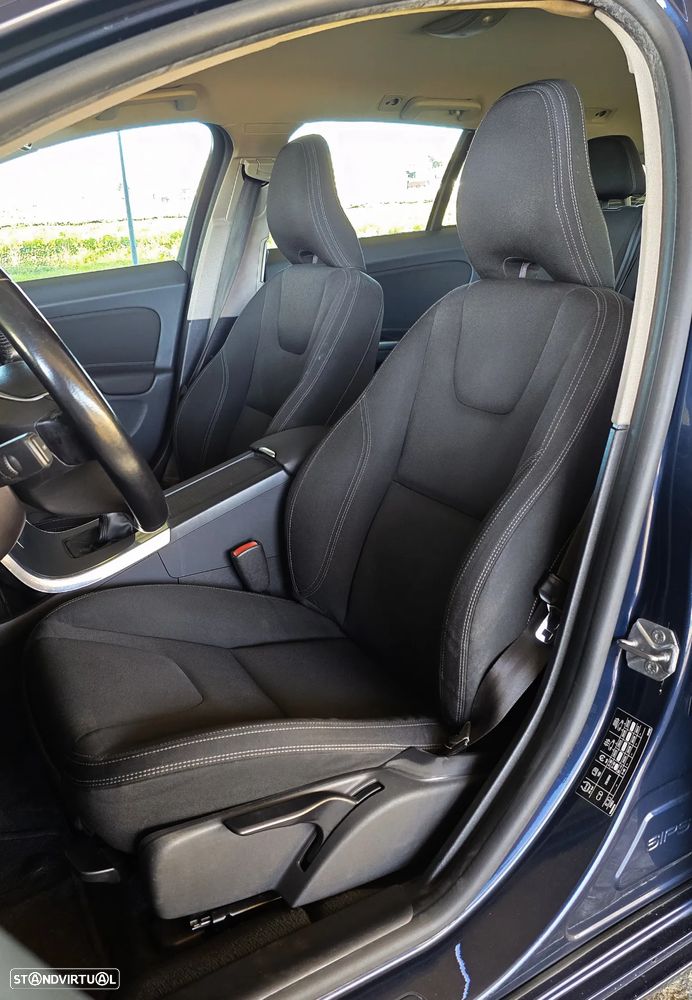 Volvo V60 2.0 D4 Kinetic - 13