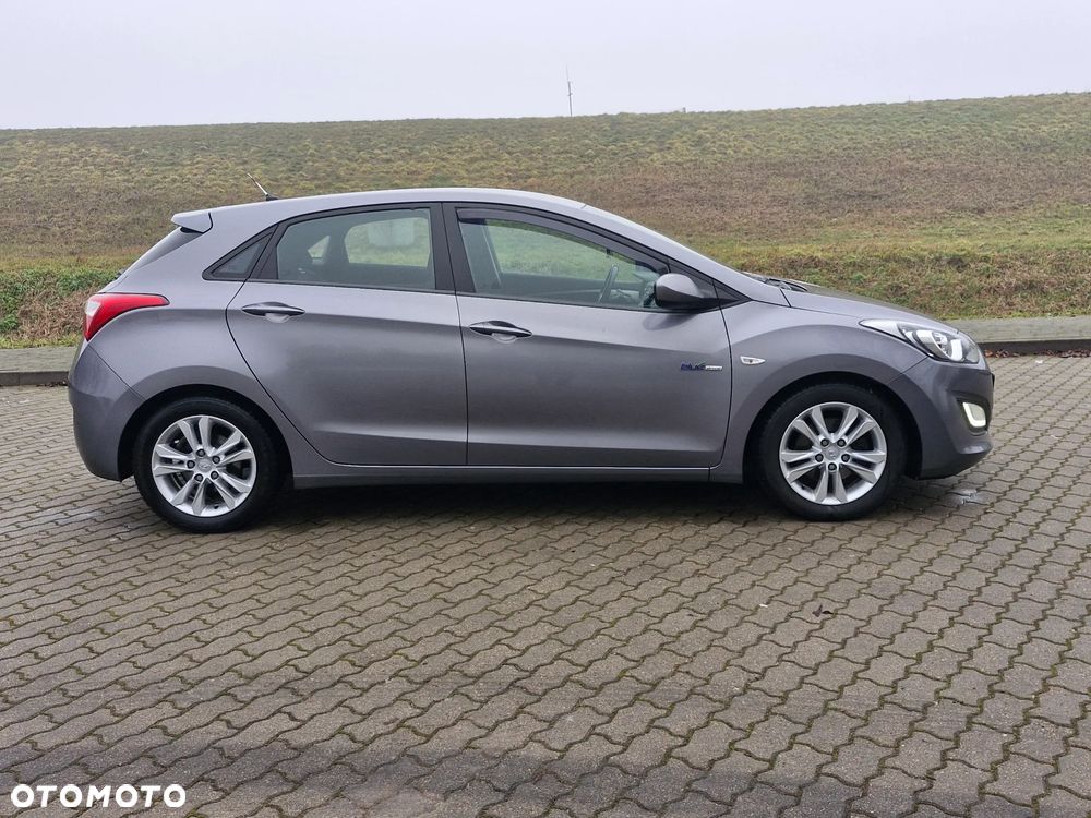 Hyundai i30 1.6 CRDi BlueDrive Premium - 11