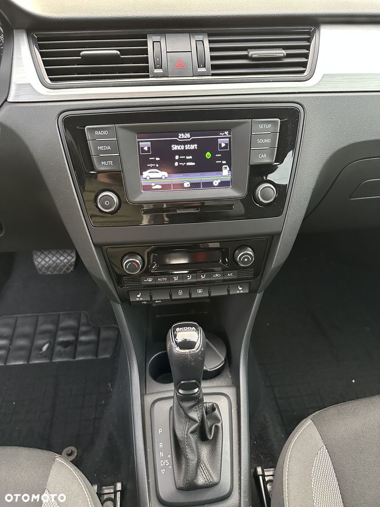 Skoda RAPID - 12