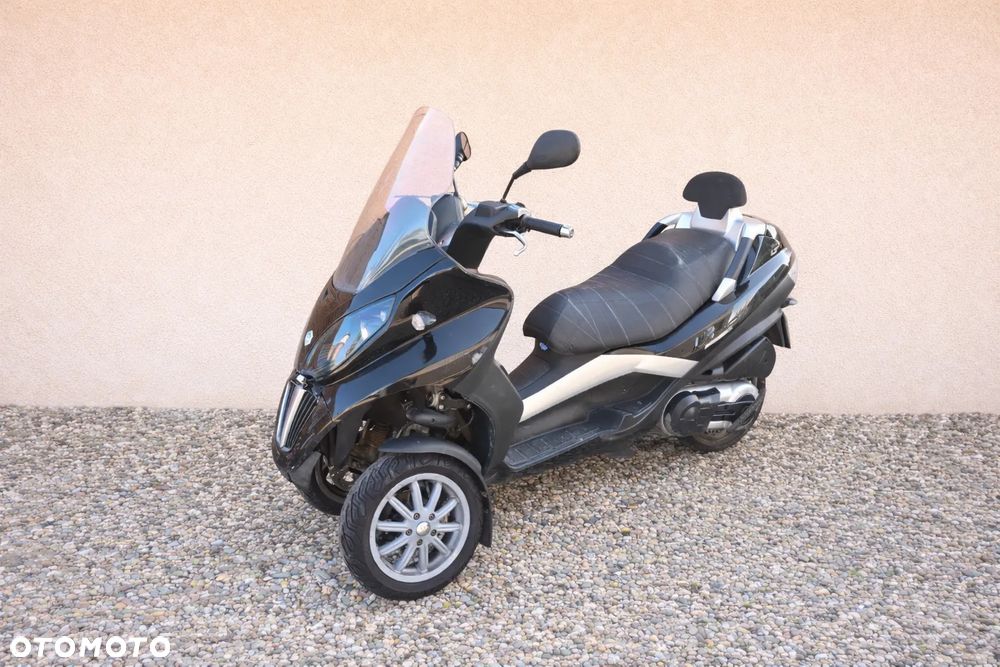 Piaggio MP-3 - 7