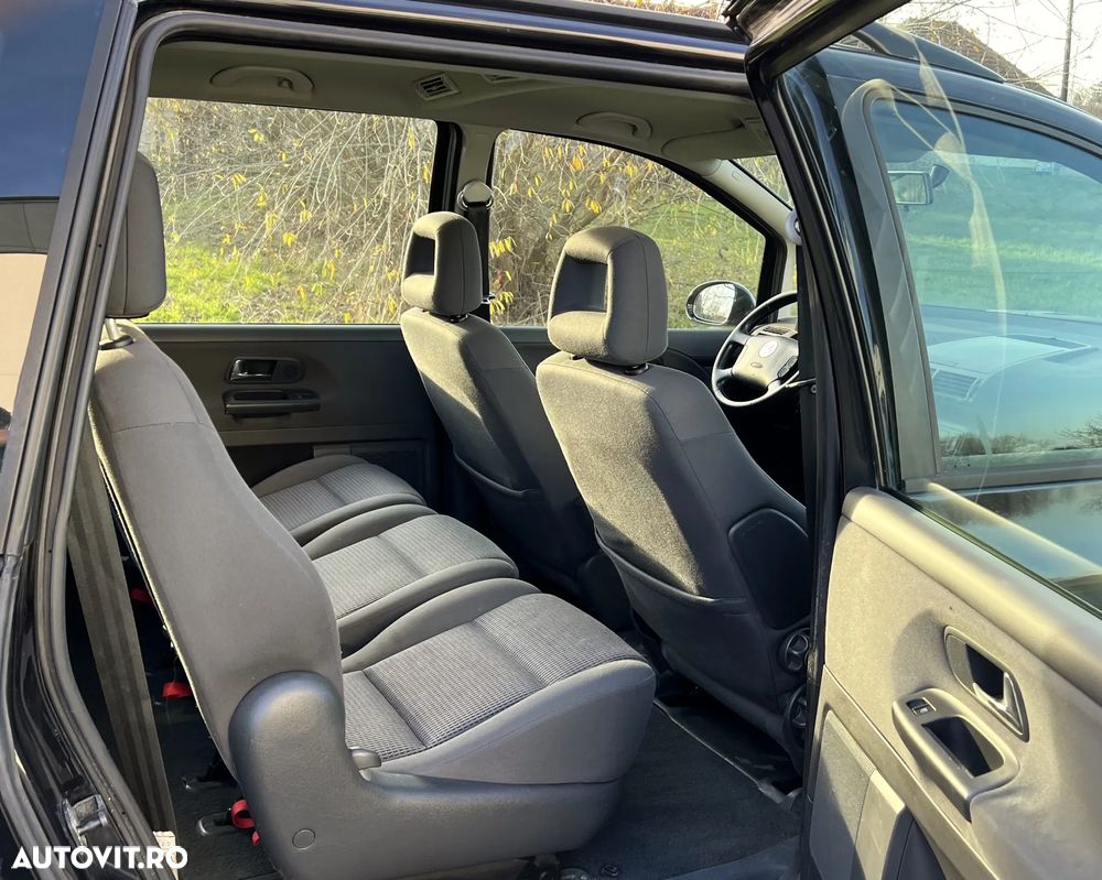 Volkswagen Sharan 1.9 TDI Exclusive Edition - 10