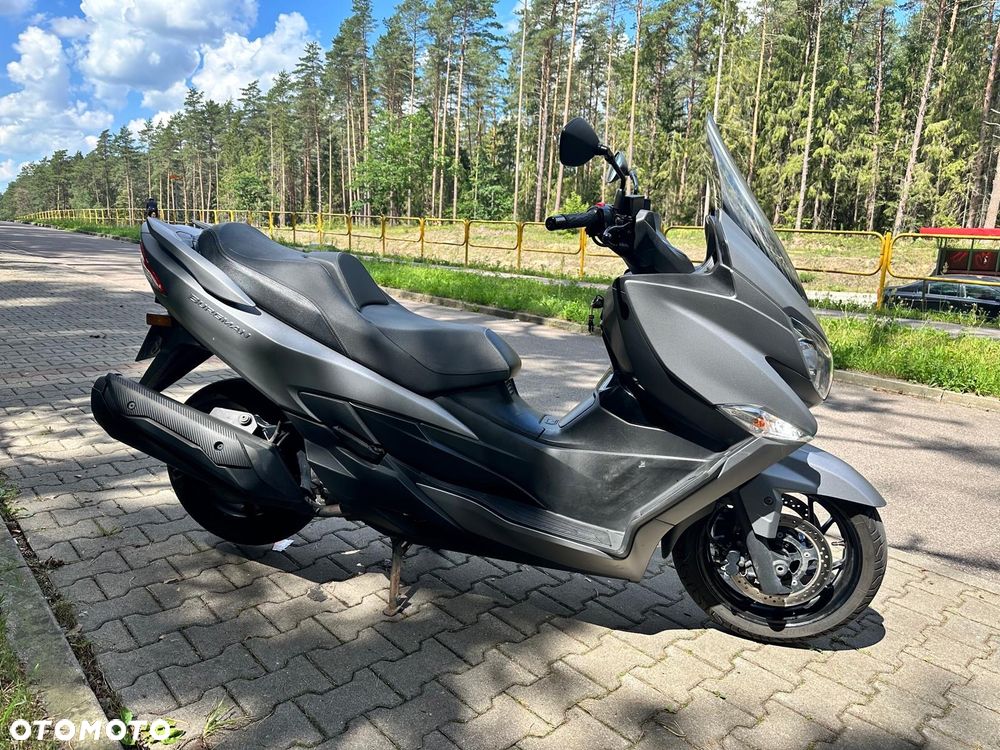 Suzuki Burgman - 10