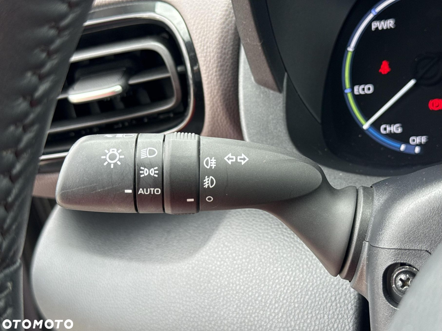 Toyota Yaris Cross Hybrid 1.5 Executive - 17