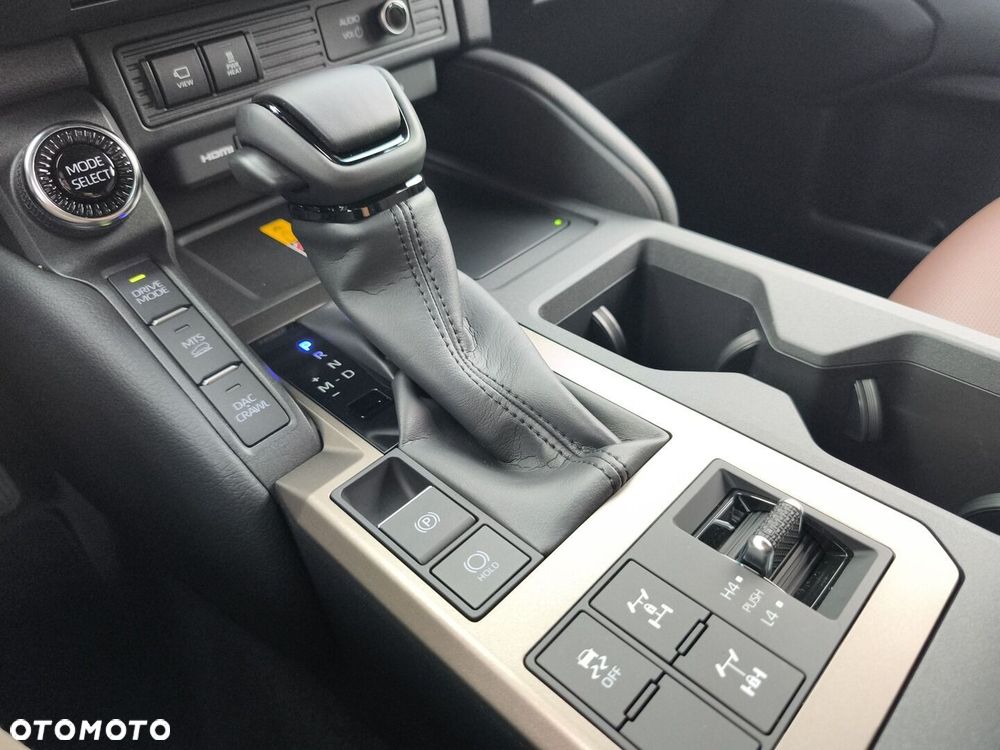 Toyota Land Cruiser LC 2.8 D-4D Invincible - 24