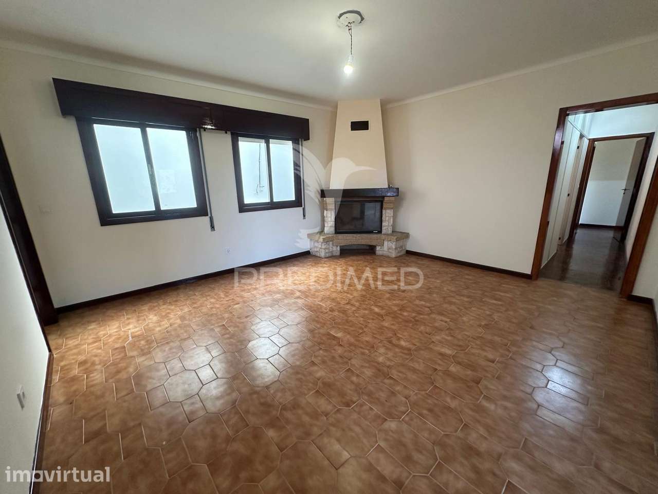 Casa Unifamiliar de 2 Pisos com Terraço em Paradela, Aveiro - Grande imagem: 2/15