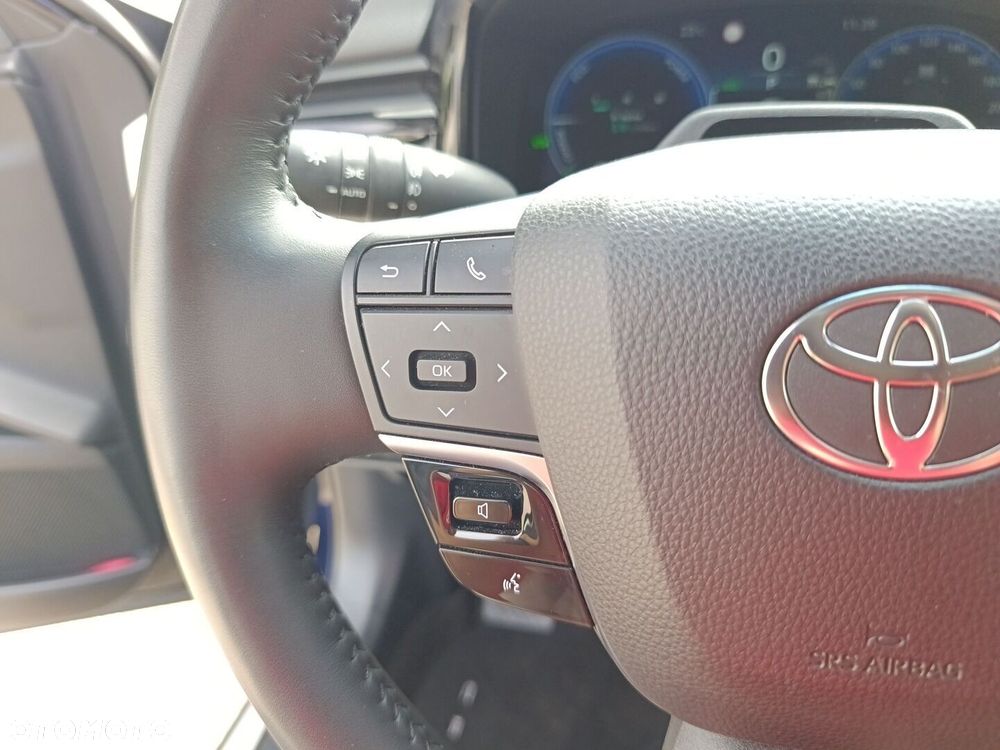 Toyota Camry - 25